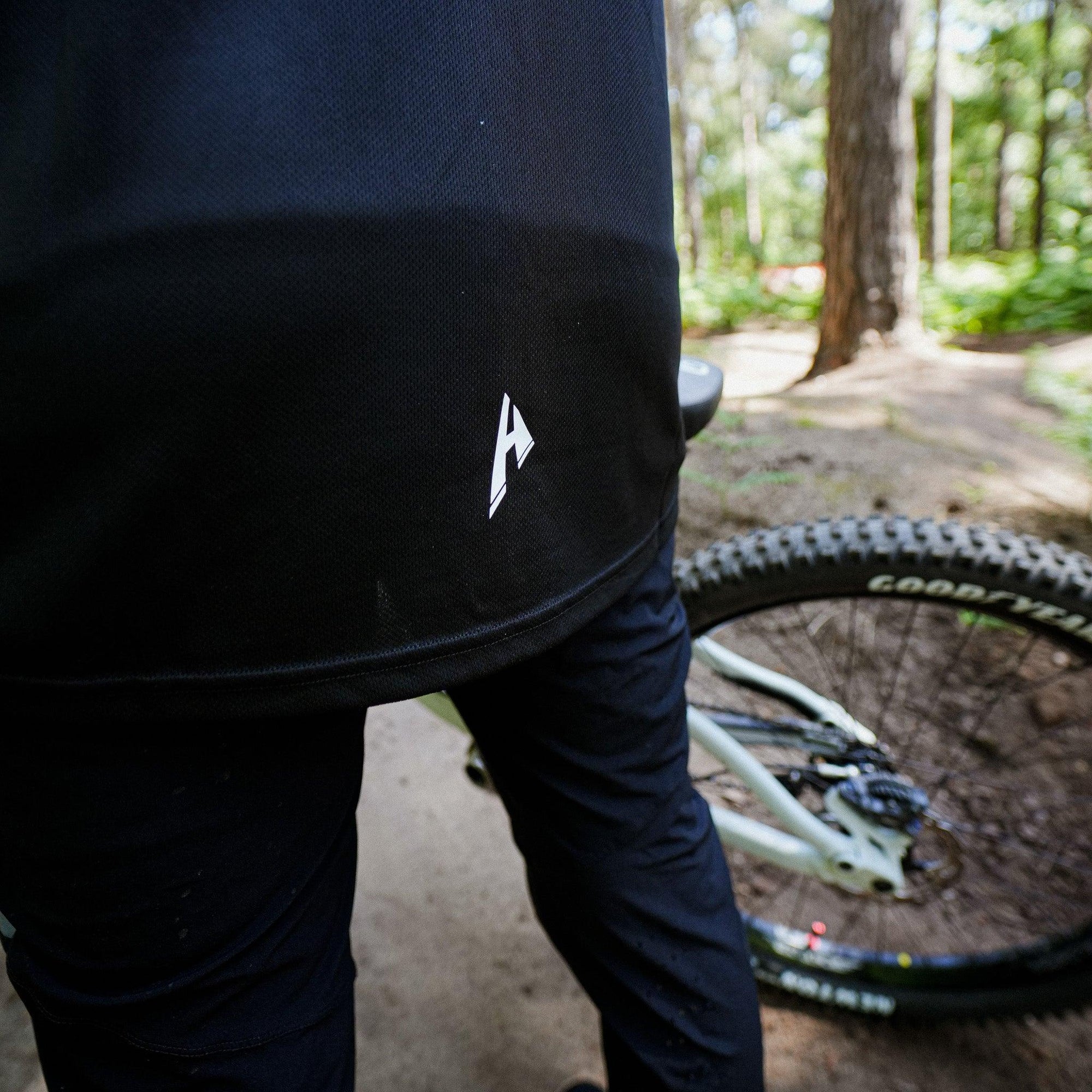 Cadence Long Sleeve Jersey | Grey & Black - HELFARE